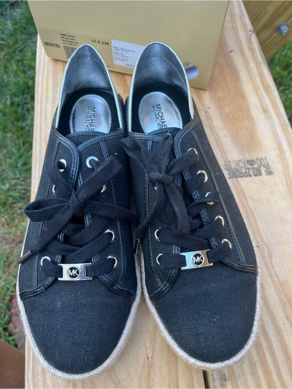 Michael Kors Natural black Shoe Box Label — Libby sneakers